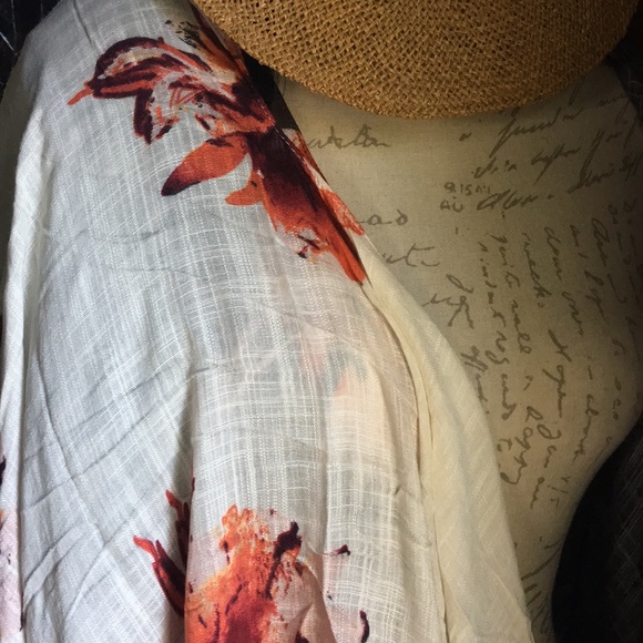 New! Ivory Floral Kimono - Picture 5 of 11